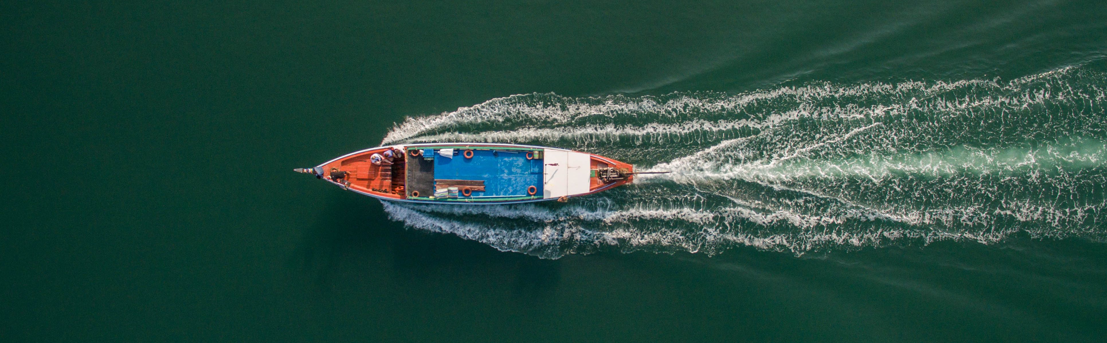 Drone footage aerolution.tv Aerial cinematography, drone top shot Longtailboat GTC