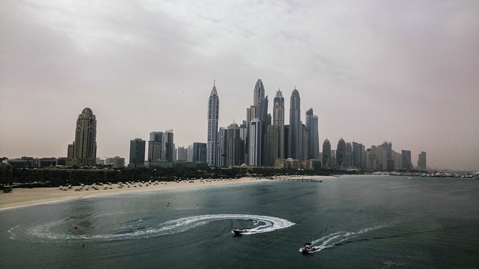 Filmproduktion Dubai DJI Osmo Luftaufnahmen DJI Inspire 4k RAW Red Epic Helium 8k Drohnenteam München mit Matrice 600 Pro Hexakopter Multikopter Kameradrohne für Filmproduktion Fotograf photograph Filmproduktion Dubai Drohne Flugaufanhmen DJI Osmo Pro X5 LED Drohne aerial drone team munich Drohnenteam drohnenpilot München