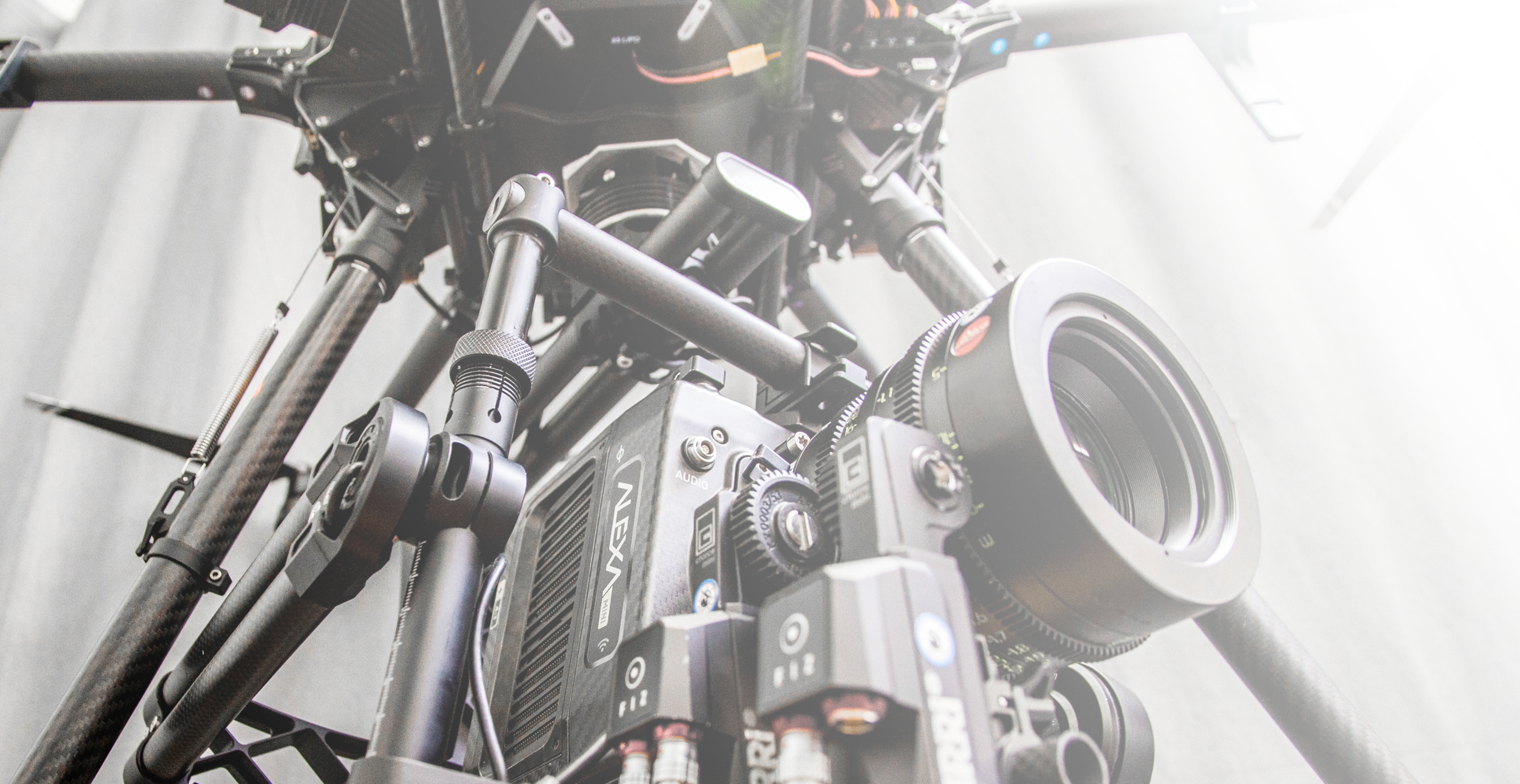 Alexa mini DJI magtrice 600 pro gremsy h16 drohnensetup lufaufnahmen aerolution.tv München Drohnenteam aerial drone team munich germany hexacopter Multikopter DJI Matrice 600 Drohne , Alphawheels LED Drohne Scheinwerfer moving light 150.000 lumen flugaufnahmen alexa mini red epic gremsy h16 aerial dron eteam munich germany bavaria skyteam movie production drone rental