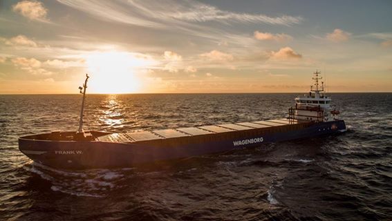 Containerschiff Männer der see luftaufnahme drohne aerolution.tv drohnenpilot münchen professionelles Drohnenteam Alexa Mini RED Epic hexakopter DJI Matrice 600 Pro Inspire X5R RAW 4k Containerschiff Drohnenaufnahme Flugaufnahme DMAX Drohnenteam München Alexa Mini Drohne Pilot Hexakopter Alexa Mini LED Drohne 150.000 Lumen Scheinwerfer Drohne Show Werbung Spielfilm RED Epic Hexacopter Drohnenteam München Arri Alexa Mini Drohnendienstleister prodfessioneller Multikopterpilot dual team zwei mann team drohne kopter drone