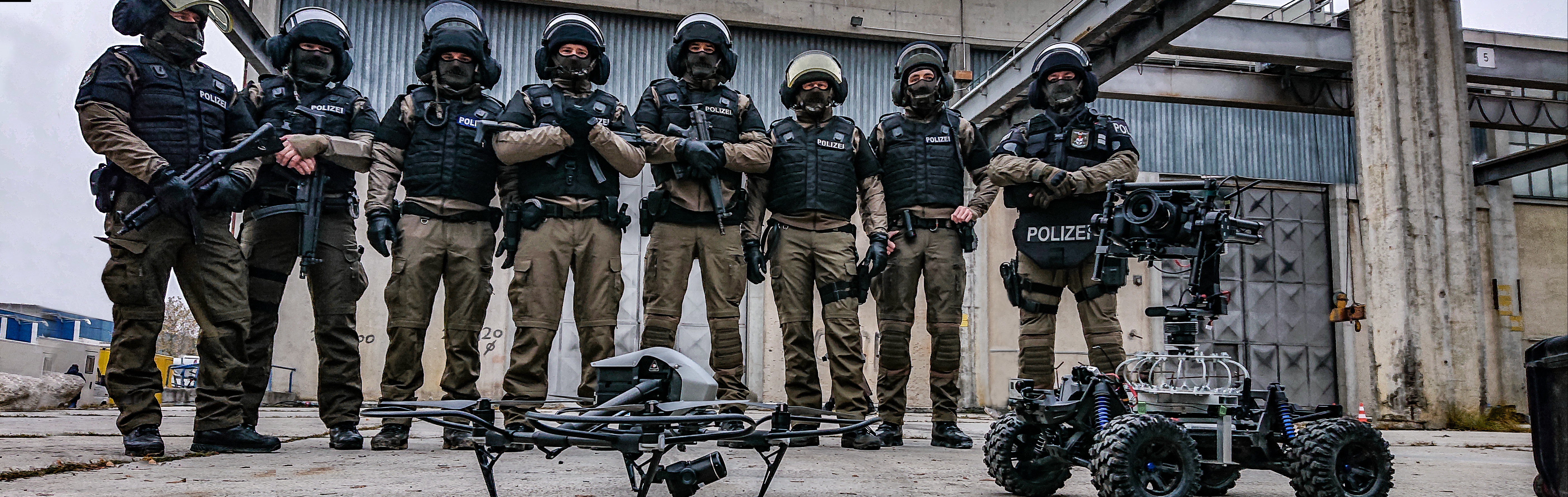 Luftaufnahmen drhnenteam muenchen Alexa mini RED epic Drohnendienstleister Muenchen alexa Mini RED Epic drohne Hexakopter Filmproduktion Moving Lights LED drohne